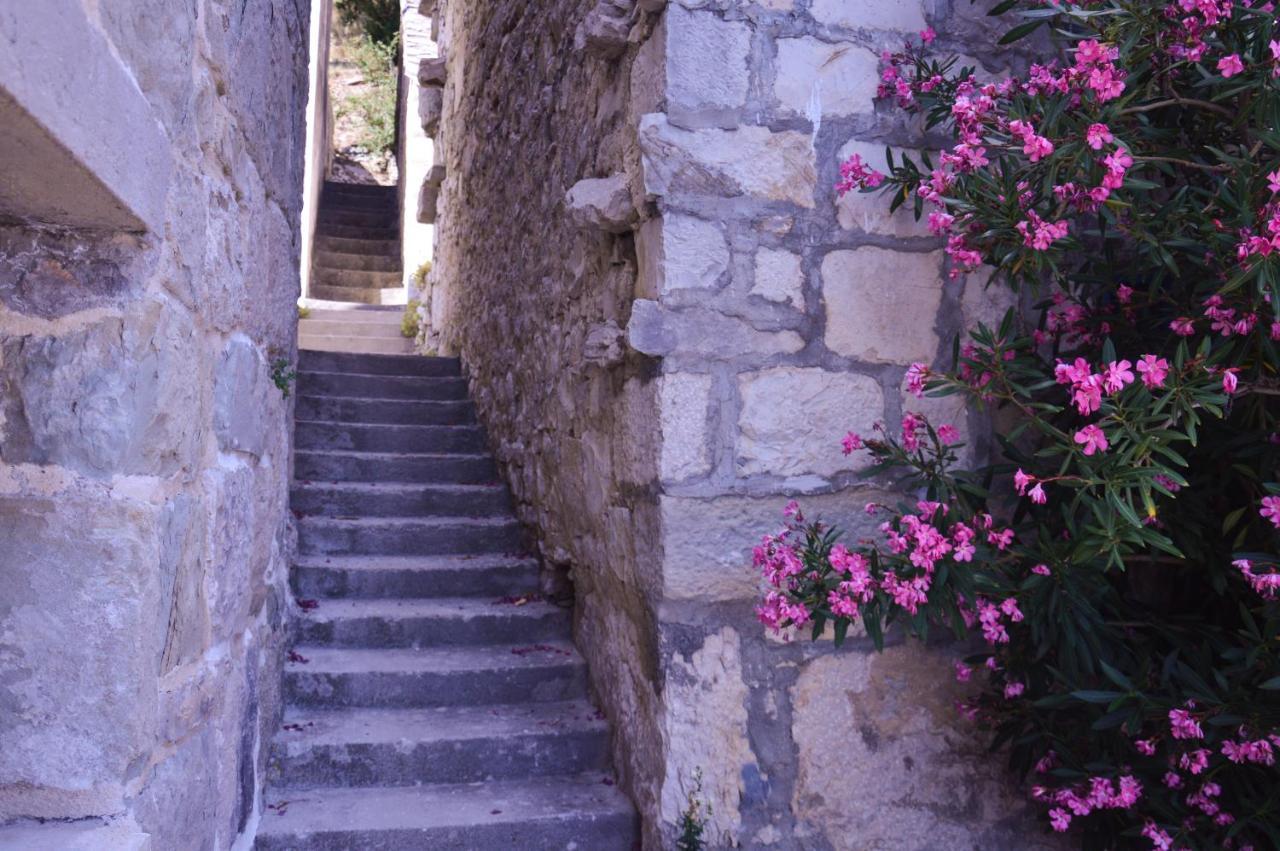شقة Old Stone House Klaric بريلا المظهر الخارجي الصورة
